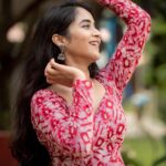 Deepthi Sunaina Instagram - Everything happens for a reason 🙃 . . . . . Outfit: @navya.marouthu PC: @rollingcaptures #deepthisunaina