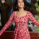 Deepthi Sunaina Instagram - Everything happens for a reason 🙃 . . . . . Outfit: @navya.marouthu PC: @rollingcaptures #deepthisunaina