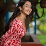 Deepthi Sunaina Instagram - Everything happens for a reason 🙃 . . . . . Outfit: @navya.marouthu PC: @rollingcaptures #deepthisunaina