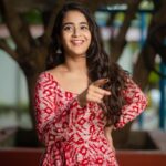 Deepthi Sunaina Instagram - Everything happens for a reason 🙃 . . . . . Outfit: @navya.marouthu PC: @rollingcaptures #deepthisunaina
