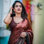 Deepthi Sunaina Instagram - If you don’t like where you are in life…. Just move🤓 you ain’t a TREE☺️ #deepthisunaina . . . . . . EC: @landscapephotography19 Outfit: @navya.marouthu ❤️ MUA: @panduchalapati Location: @chayachitram_studio