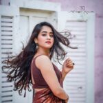 Deepthi Sunaina Instagram - If you don’t like where you are in life…. Just move🤓 you ain’t a TREE☺️ #deepthisunaina . . . . . . EC: @landscapephotography19 Outfit: @navya.marouthu ❤️ MUA: @panduchalapati Location: @chayachitram_studio