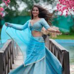 Deepthi Sunaina Instagram - Your heart knows the way. Run in that direction. 🙃 #deepthisunaina . . . PC: @prashanth_photo_graphy Outfit: @navya.marouthu ❤️ MUA: @panduchalapati Location: @chayachitram_studio Jwellery: @avignafashion