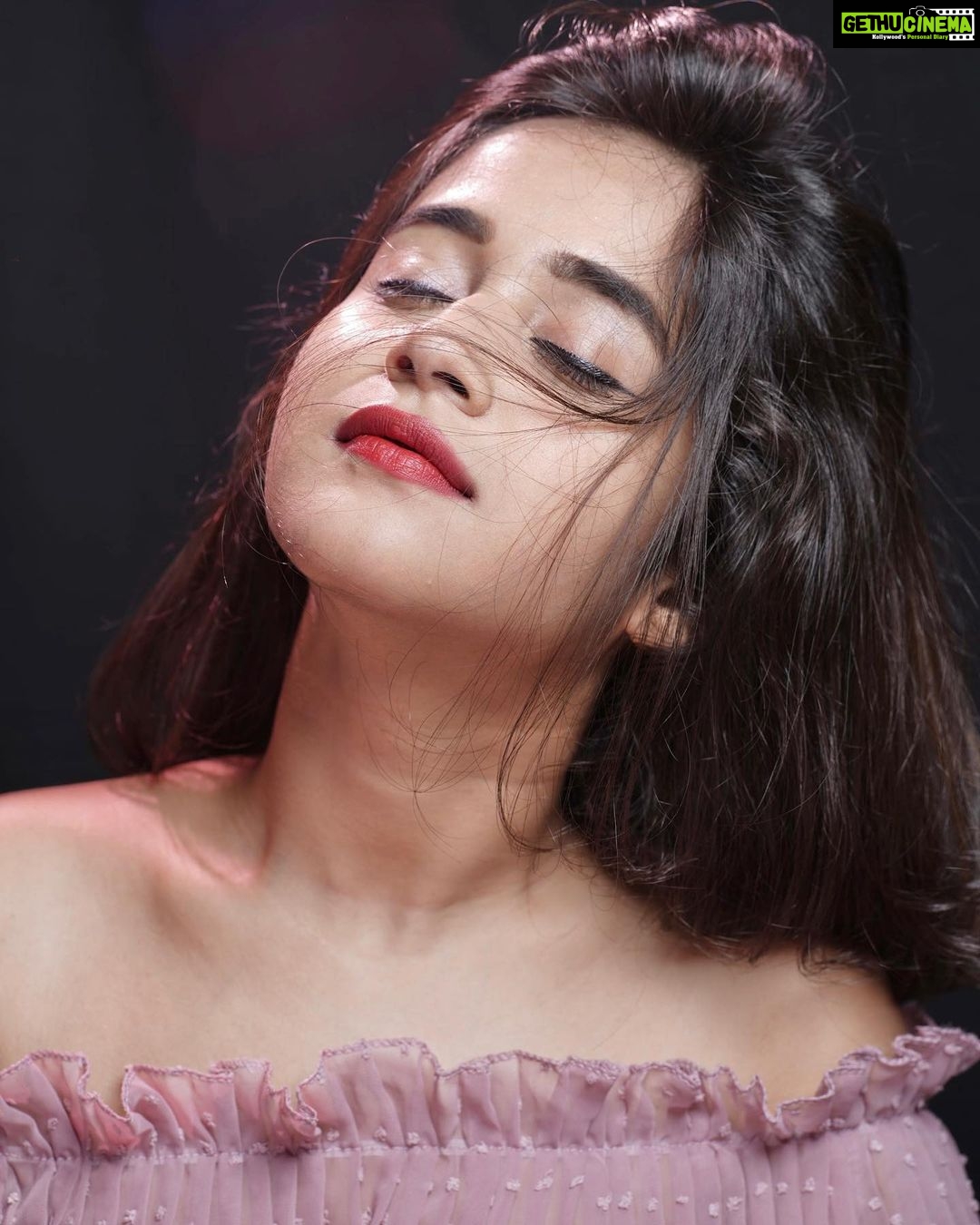 Deepthi Sunaina Instagram - When no one is there to fix you, you fix yourself 🙃 #deepthisunaina