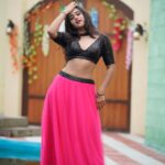 Deepthi Sunaina Instagram – Okkadai raavadam🤗 okkadai povadam🤗
Naduma ee naatakam🤗vidhi leelaa🥲 
#deepthisunaina 
.
.

.
PC: @prashanth_photo_graphy 
Outfit: @navya.marouthu ❤️ 
MUA: @panduchalapati 
Location: @chayachitram_studio