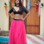 Deepthi Sunaina Instagram - Okkadai raavadam🤗 okkadai povadam🤗 Naduma ee naatakam🤗vidhi leelaa🥲 #deepthisunaina . . . PC: @prashanth_photo_graphy Outfit: @navya.marouthu ❤️ MUA: @panduchalapati Location: @chayachitram_studio