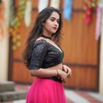 Deepthi Sunaina Instagram – Somewhere between emotionless and emotional 🙃 #deepthisunaina 
.
.
.
PC: @prashanth_photo_graphy 
Outfit: @navya.marouthu ❤️ 
MUA: @panduchalapati