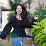 Deepthi Sunaina Instagram - The gap between the life you could live and the life you are living is called focus🙃 #deepthisunaina PC: @thehashtag_photography @jus_sonu 😎😎