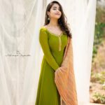 Deepthi Sunaina Instagram - Yesterday is heavy. Put it down 🙃 #deepthisunaina