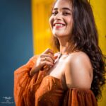 Deepthi Sunaina Instagram - Abadham cheppindhi 🤭 . . . . . . . . . . . . . Outfit: @navya.marouthu PC: @sandeepgudalaphotography Location: @thedramaland MUA: @panduchalapati #deepthisunaina