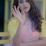 Deepthi Sunaina Instagram - #ohbaby ❤️ @samantharuthprabhuoffl is love❤️🥰 #deepthisunaina #reels VC: @vinayshanmukh Outfit: @navya.marouthu MUA: @panduchalapati