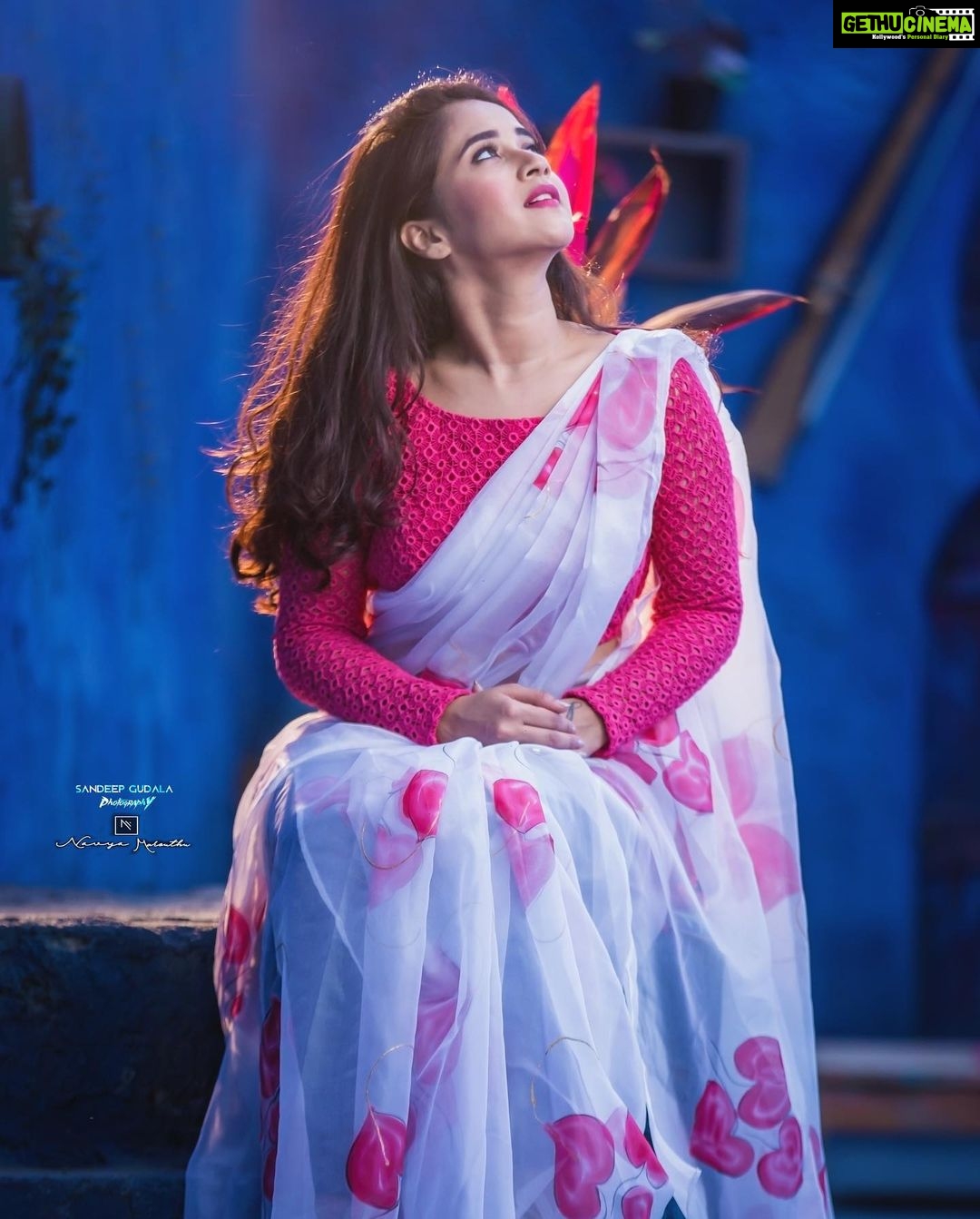 Deepthi Sunaina Instagram - Faith is taking the first step, even when you don’t see the whole staircase 🤗 #deepthisunaina . . . . . . . . . . Outfit: @navya.marouthu PC: @sandeepgudalaphotography Location: @thedramaland MUA: @panduchalapati