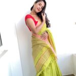 Deepthi Sunaina Instagram - @Myntra Photo Search has made my life super easy, you can find whatever you want in just a few taps! I really wanted this graceful saree Samantha was wearing, and here we go! You just have to click a picture of what you like, upload it on the photo search feature and you will be presented with many similar products. Tap the link in bio and head to Myntra to check out the photo search option! . . #MyntraGetTheLook #TalkingTrendsWithMyntra #MomentsStyledByMyntra #MyMyntraMoment #MyntraStyleFiles #MyntraPhotoSearch . . . #galleri5influenstar