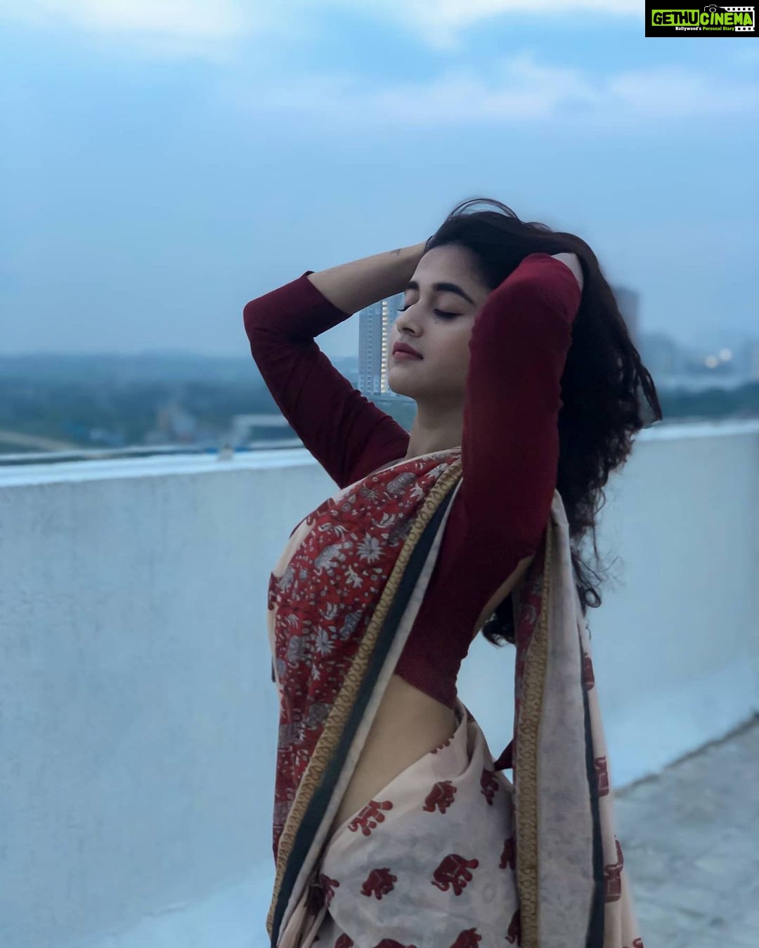 Deepthi Sunaina Instagram - 🍅 eventually, everything connects 🍅 #deepthisunaina . . . . . . PC: @laxmireddy75