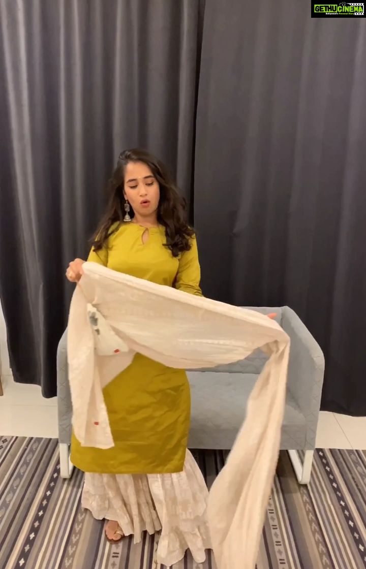 Deepthi Sunaina Instagram - Festivals always bring so much happiness and joy right? My favorite part of every festival is getting decked up and today I have styled my new sharara in three different festive styles just for you! Tell me which style you like the best 🥳 You can get this and many more at 50-80% off during #MyntraBigFashionFestival which begins from tomorrow to 22nd October! Check out the price reveal today and keep your wishlist ready, Link in bio! Product code: 10885078 P.S. - FLAT 500! off for first time users + free shipping for 1 month! #MyntraBFF #FestiveMomentsStyledByMyntra . . . #galleri5InfluenStar