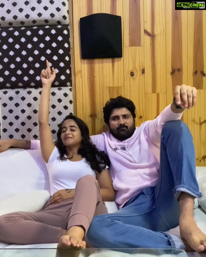 Deepthi Sunaina Instagram - Problems will come and go Konjam chill panu maapiđ¤ @samratreddy brooâ¤ď¸ #deepthisunaina #kuttistory
