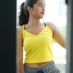 Deepthi Sunaina Instagram - तेरी मुस्कुराहटें हैं ताक़त मेरी 💪 #deepthisunaina . . . . . . . . . PC: @vinayshanmukh
