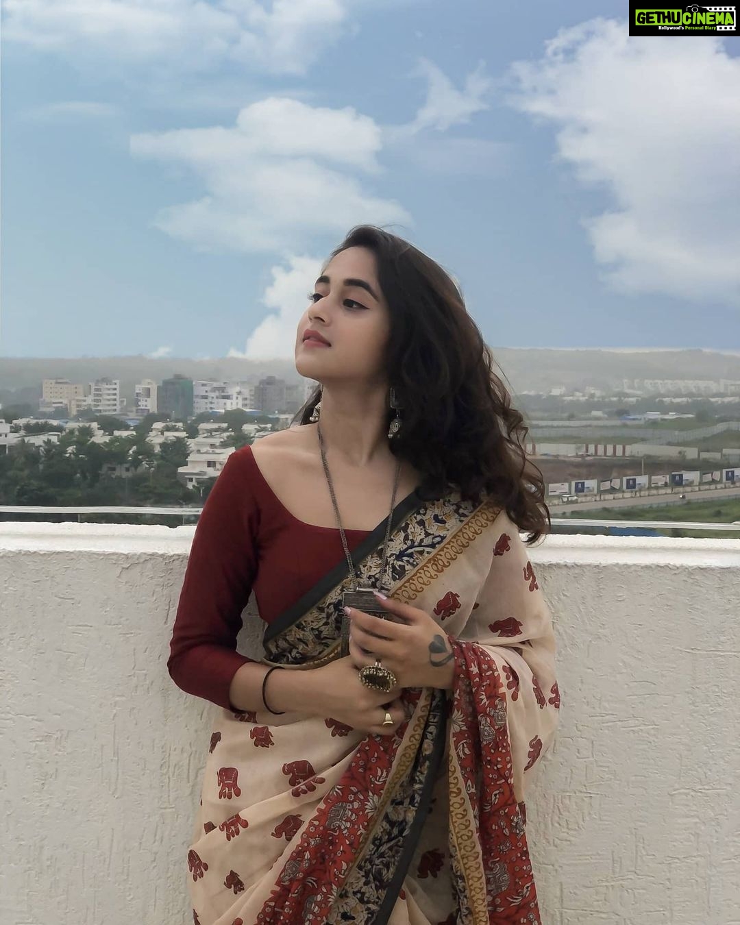 Deepthi Sunaina Instagram - Find your inner peace and heal your soul 🙂 #deepthisunaina . . . . . . . PC: @laxmireddy75