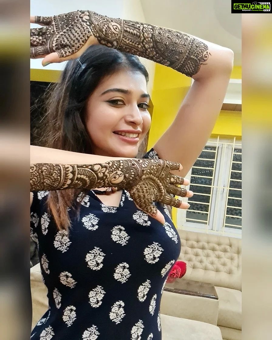 Dharsha Gupta Instagram - ❤️Mailaanji❤️ Beautiful mehandi done by @mehandi_by_subha_coimbatore