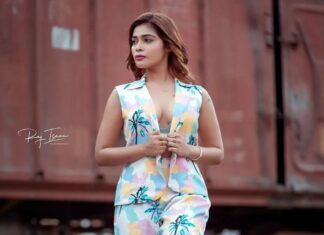 Dharsha Gupta Instagram - 💙🤍Strong women don’t have attitudes. They have standards🤍💙 Hairstylist-@yashi_hairstylist Costume- @studio_sushma Pic- @raj_isaac_photography