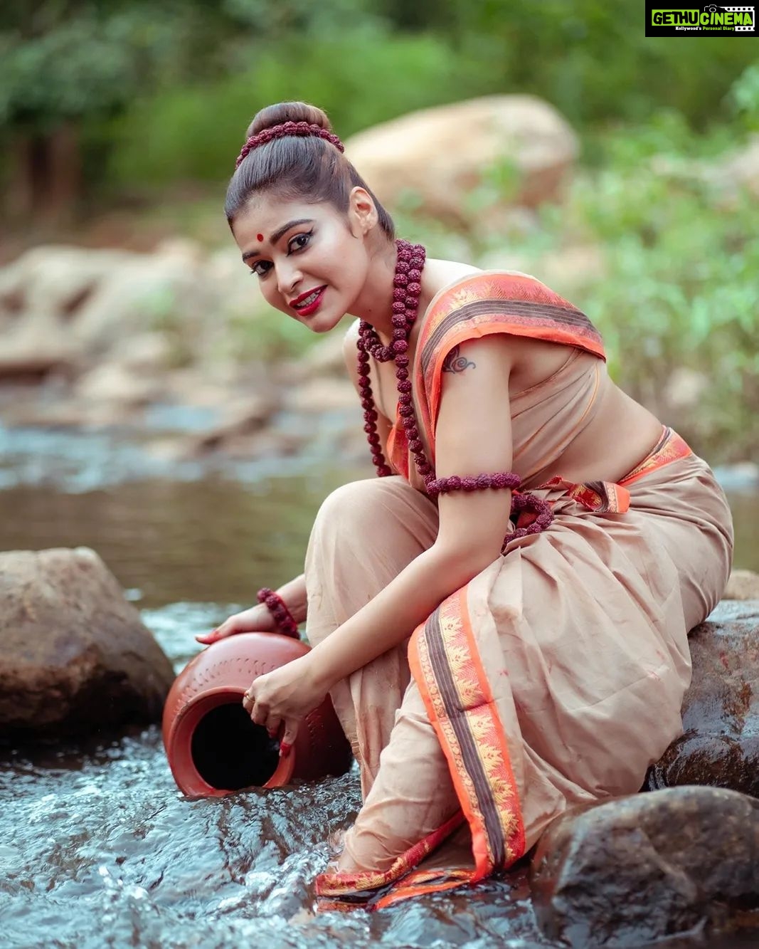Dharsha Gupta Instagram - 🥰Raman thediya seethai🥰 Makeup- @hethalnam Hairstylist- @yashi_hairstylist Hand art- @not.madhumitax Costume- @yavis_couture Pic- @raj_isaac_photography