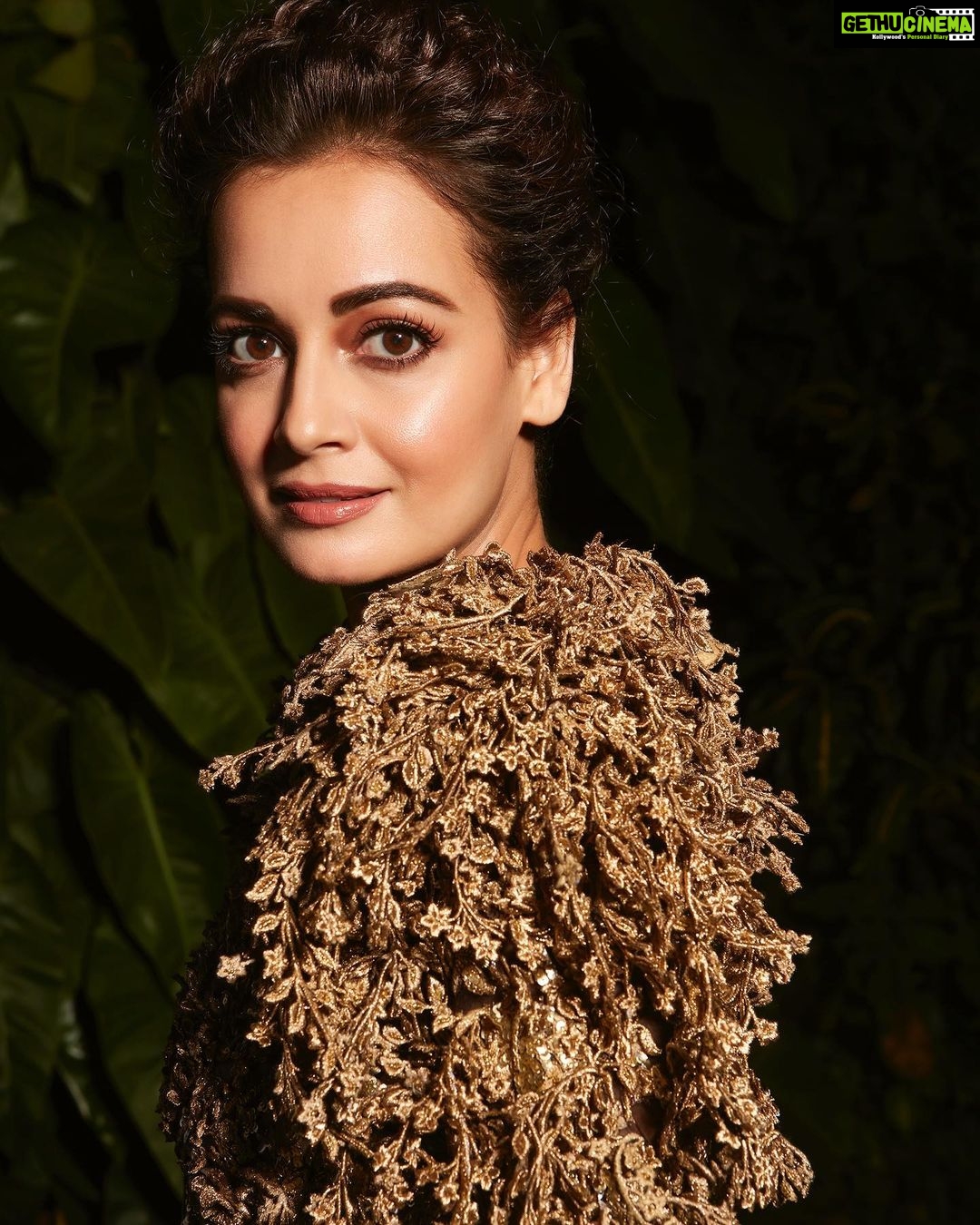 Dia Mirza Instagram - “The true meaning of life is to plant trees, under whose shade you do not expect to sit.” – Nelson Henderson Outfit @rahulmishra_7 ❤️🌳#TreeOfLife MUH by @shraddhamishra8 Styled by @theiatekchandaney Photo by @shivamguptaphotography Managed by @exceedentertainment @shruti8711 #SustainableFashion #SDGs #AboutLastNight India