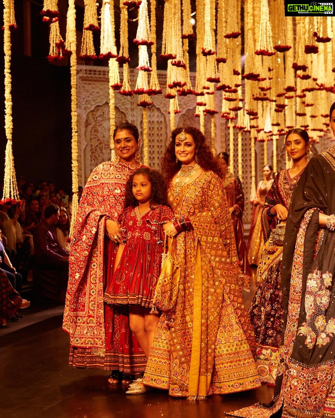 Dia Mirza Instagram - Jigya named this collection after her daughter ❤️Kainaat . @jigyam showcased an amazing collection of handcrafted #IndianWear at @timesfashionweek and i had the privilege of wearing this hand embroidered lehenga. The embroidery on this lehenga is called ‘Mochi’ from Gujarat. It took over 75 days for the karigars (artisans) to work on this piece. Every garment from this collection is a celebration of our rich textile and handicraft heritage 🧡 MUH @shraddhamishra8 Photos by @shivamguptaphotography Managed by @exceedentertainment @shruti8711 #BTFW2022 #TimesFashionWeek #BridalWear #FestiveCollection #SupportLocal @darwinplatformgroupofcompanies Mumbai, Maharashtra