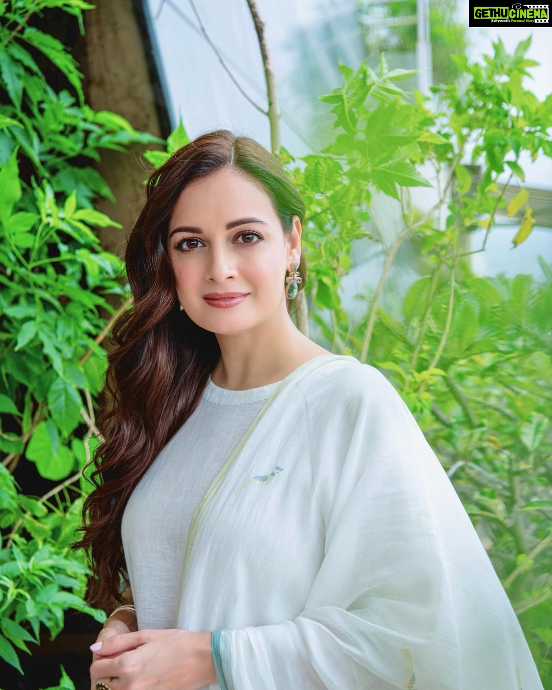 Dia Mirza Instagram - I have always loved wearing @anavila_m. Her clothes are in it’s truest essence #Sustainable. She cares for people and cares for the planet 🌏🌻🐯🕊🦋 This set is a part of Anavila’s quiet collection. Made using handwoven linen textile from West Bengal, the yarn dyed stripes are vegetable dyed. A 100 percent natural and sustainable. The simple kurta design is reflective of Anavila’s “quiet“ aesthetic with raglan sleeves fagetted in a contrast color. I personally love the motif of birds on the dupatta, an ode to the magical moments i spend witnessing natures quiet gifts to us in the city 💚 🦜 #IAmNature #GlobalGoals #SDGs #OnePeopleOnePlanet MUH by me 🙃 Styled by @theiatekchandaney Assisted by @jia.chauhan Jewellery from my personal collection. Photos by @rishabhkphotography Managed by @shruti8711 @exceedentertainment Bandra World of Storytellers