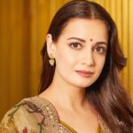 Dia Mirza Instagram - Yesterday felt surreal. Thank you @yourstory_com for bringing us together. #BrandResidency More on that in a bit. First a big thank you to my fellow Hyderabadi @archanajaju.in for this beautiful kalamkari (natural dyes) dupatta and salwar suit 🐯🕊It is exquisite! Styled by @theiatekchandaney Jewellery by @zoyajewels Vegan Mojri’s by @fizzygoblet Make up @kiran_chhetri92 Hair @karanrai001 Photos by @prateekswadesh Managed by @shruti8711 @exceedentertainment #VocalForLocal #SustainableFashion #MadeInIndia Delhi, India