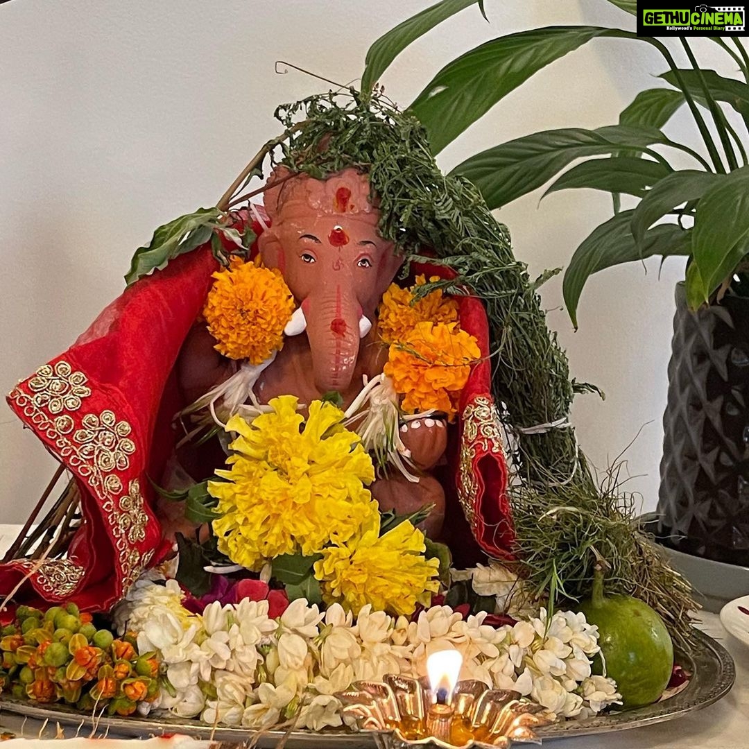 Dia Mirza Instagram - A beautiful day of darshan after 2 years… slowly ambling back to a post covid normal. May Vignana Devta bless us all. As he removes obstacles in our lives and minds may we clear the obstacles in the pathways of #elephants 🐘 Thank you @narnia @awidhani @sabenachhabria ❤️🙏🏻 Ganpati Bappa Morya! #GaneshChaturti2022 #EcoGanesha #RightOfPassage Bandra World of Storytellers