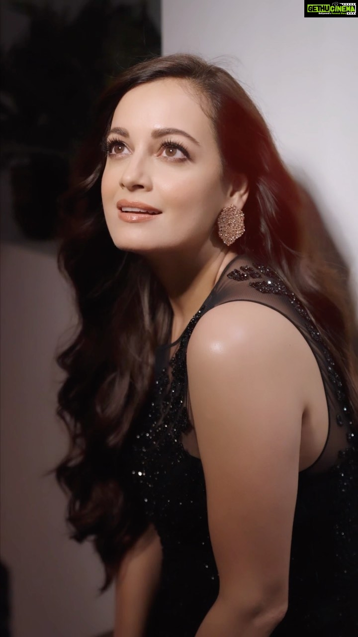 Dia Mirza Instagram - “Beauty Is What Beauty Does” Mamma this is for you ❤️✨🦋 @deepamirza Thank you @middayindia for the kind honour 🙏🏻 Outfit-@rohitgandhirahulkhanna Earrings- @Vandalsworld_unofficial Bracelet- @mahesh_notandass Styled by @theiatekchandaney Assisted by @jia.chauhan MUH @shraddhamishra8 Reel by @throwbakc #middayglitzandglamicons2022 #iconictimelessbeauty #aboutlastnight Mumbai, Maharashtra