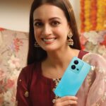 Dia Mirza Instagram – The new #vivoV25Series is the touch of Delight you need to embrace the Magic of Festivities. 

Avail exciting offers this festive season ✨

Head over to @vivo_india to know more.

#vivoBigJoyDiwali India
