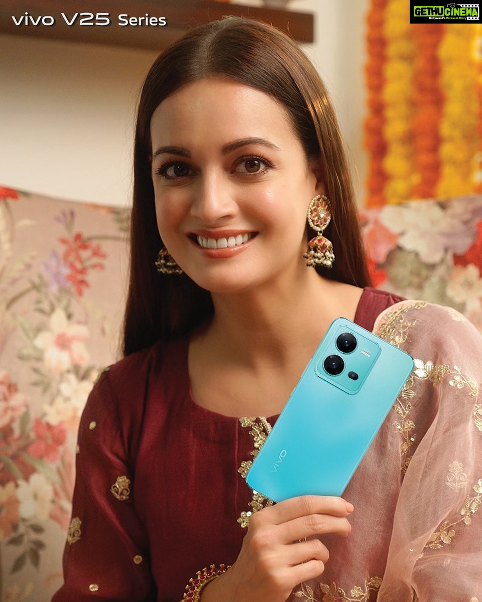 Dia Mirza Instagram - The new #vivoV25Series is the touch of Delight you need to embrace the Magic of Festivities. Avail exciting offers this festive season ✨ Head over to @vivo_india to know more. #vivoBigJoyDiwali India