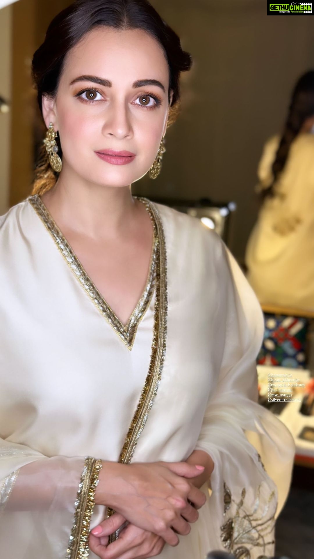 Dia Mirza Instagram - Happy Dhanteras 💛✨🌻 Outfit @raw_mango Earrings @silverstreakstore Hair @karanrai001 Make Up @kiran_chhetri92 Team @diva_rose21 Photos by @prateekswadesh #VocalForLocal #MadeInIndia #FestiveWear #Diwali2022 Hyatt Regency Gurgaon