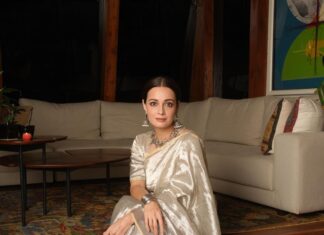 Dia Mirza Instagram - Happy Diwali 💛✨🪔 May the light within shine bright 🕊️ Saree by @anavila_m Styled by @theiatekchandaney Hair by @lakshsingh__ Photos by @anups_ #Diwali2022 #VocalForLocal #HandLoom #HandcraftedInIndia #SustainableFashion