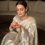 Dia Mirza Instagram - Happy Diwali 🪔💛🕊️ #Diwali2022 India