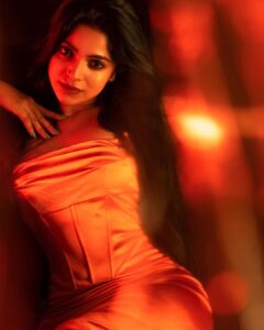 Divya Bharathi Instagram - you look at me, i look at you! Shot by @dwarakeshhhh