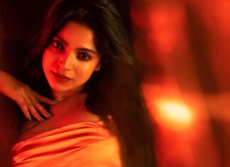 Divya Bharathi Instagram - you look at me, i look at you! Shot by @dwarakeshhhh