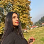 Divyanka Tripathi Instagram – 🍁 Srinagar