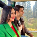 Divyanka Tripathi Instagram - Aa gaye hum kahan...😍💚 Gulmarg