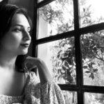 Divyanka Tripathi Instagram - 🖤🤍
