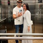 Divyanka Tripathi Instagram - Someone's leaving already🤷🏻‍♀️ #Liftfie Delhi, India