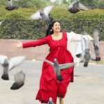 Divyanka Tripathi Instagram - Kabootar moments I couldn't resist sharing with you! Aren't these pictures pure joy? 😀