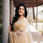 Eesha Rebba Instagram – 🌻

Styled by @officialanahita 
Outfit: @issadesignerstudio
Shoes: @septembershoes
Pic: @thechillpixelco