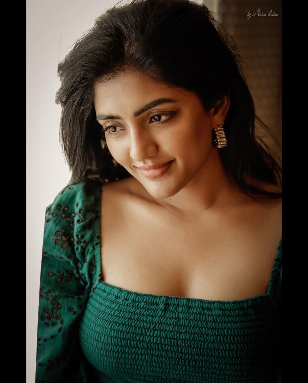 Eesha Rebba Instagram - In my moment💚 . . . . Clicked by @kilaruness 🤗 Styled by @sravyalavidi 🤗 Outfit @renge_india Accessories @kushalsfashionjewellery #eesharebba