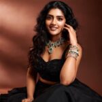 Eesha Rebba Instagram – “Stop looking, you got me blushing”🖤

@provoke_lifestyle 
Styling : @officialanahita ❤️
Outfit: @byshahmeenhusain
Jewellery: @chhaganlal.jewellers
Makeup: @makeupbymadhushreeganapathy 🤗
Hair : Thirupathi 
Pic: @kalyanyasaswi 🤗