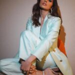 Elnaaz Norouzi Instagram - 💙 . . . . . Styled by @stylingbyvictor @sohail__mughal___ Outfit @ranbirmukherjeeofficial Accessories @rubans.in Make up @jyotiiadvani.artistry Shot by @anunaysood @dabbooratnani @manishadratnani