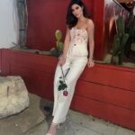 Elnaaz Norouzi Instagram - Go ahead Mami, breathe again 🌹 Los Angeles, California