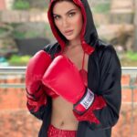Elnaaz Norouzi Instagram - Someone out there is holding their breath waiting for you to fail - make sure they suffocate! 🥊 . . . . . . Styled by @sohail__mughal___ #MMA #boxing #kickboxing #elnaaznorouzi Mumbai, Maharashtra