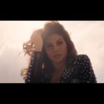 Elnaaz Norouzi Instagram - Just a little Teaser 😍😈 Show some excitement in the comments if you can’t wait for #LaLaLove ❤️ Music Video out on 27 th July 💃🏻 خبببب! اینم از تیزر آهنگ جدیدم! بهم بگین چقدر هیجان دارید برای دیدن موزیک ویدیو؟ 🤩🤩🤩 #teaser #song #pop #popsong #singer #elnaaznorouzi